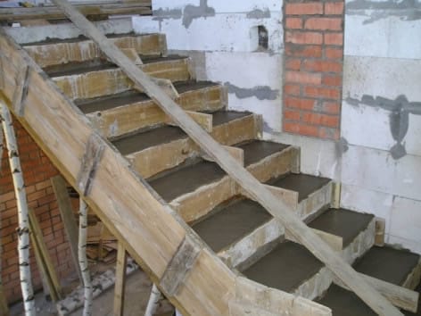 бетонная лестница
