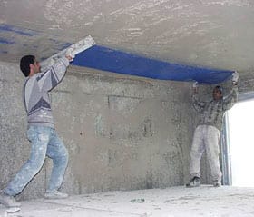 Бетонный потолок, монтаж капиллярных матов
